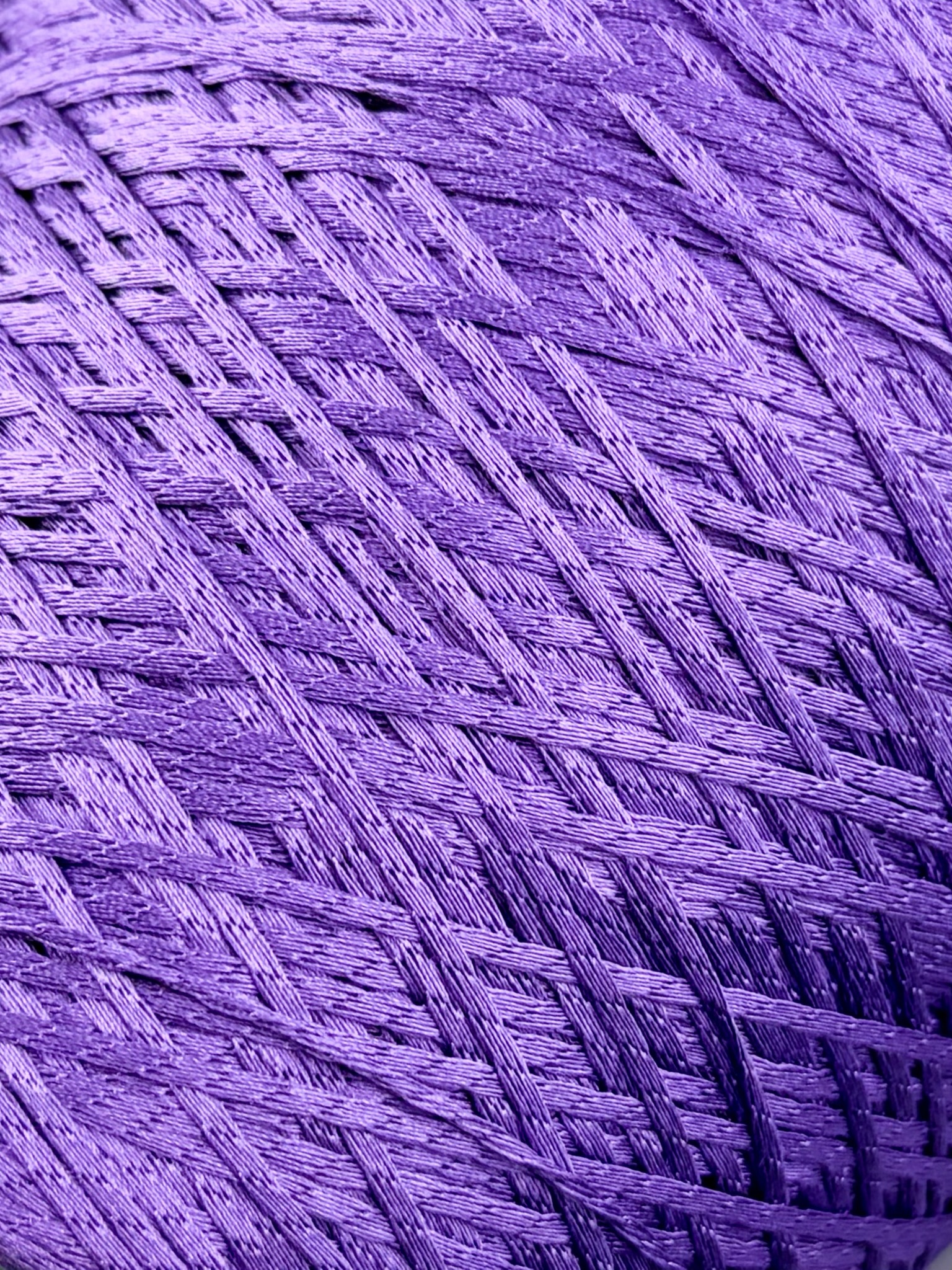 Art. Perla – 100 % Seidengarn 390 m / 100 g col. Intensives Lavendel